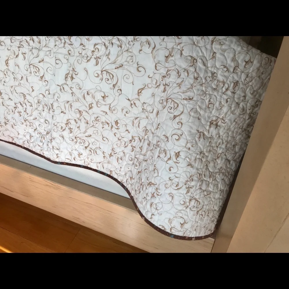 Beautiful Artisan-Made Queen Quilt
